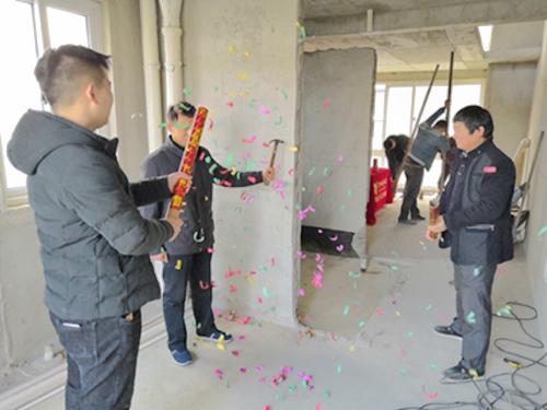 恭喜領袖經典35幢陳女士家開工大吉！