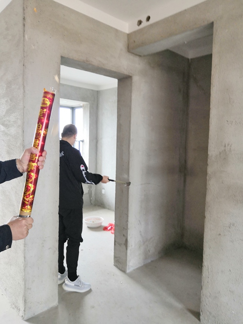 恭喜水漾花城23幢吳先生家開工大吉！