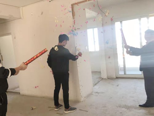 恭喜尚景花苑鄒先生家開工大吉！