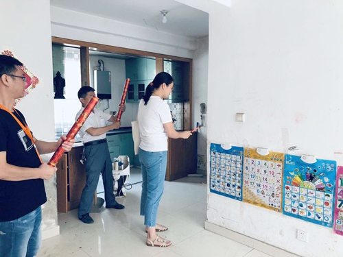 恭喜陽山花苑劉女士家開工大吉！