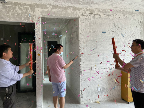 恭喜峰譽(yù)庭李先生家開工大吉！