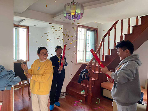 恭喜新天地家園楊女士家開工大吉！